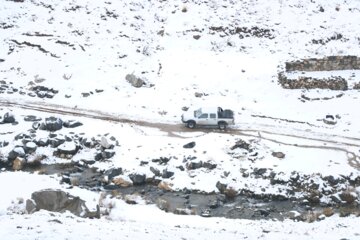 اولین برف پاییزی تاریک دره همدان