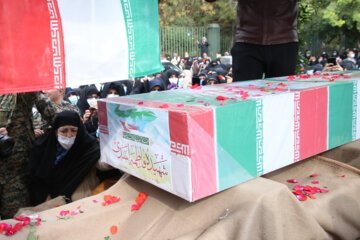 مراسم وداع با نخستین بانوی شهید تفحص‌ شده در تهران برگزار شد