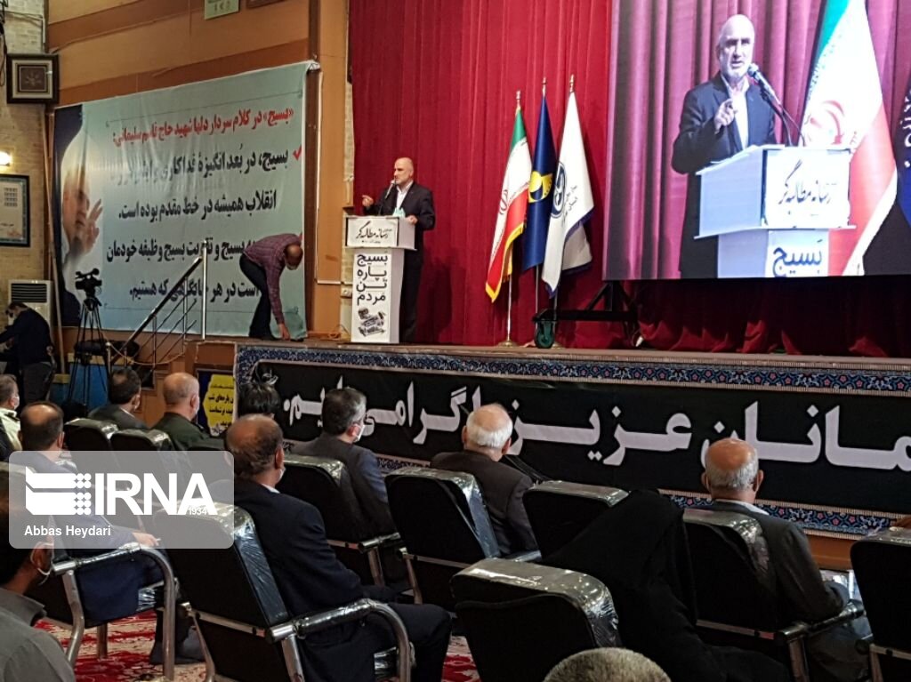 استانداربوشهر: فضای رسانهای این استان سیاست زده است