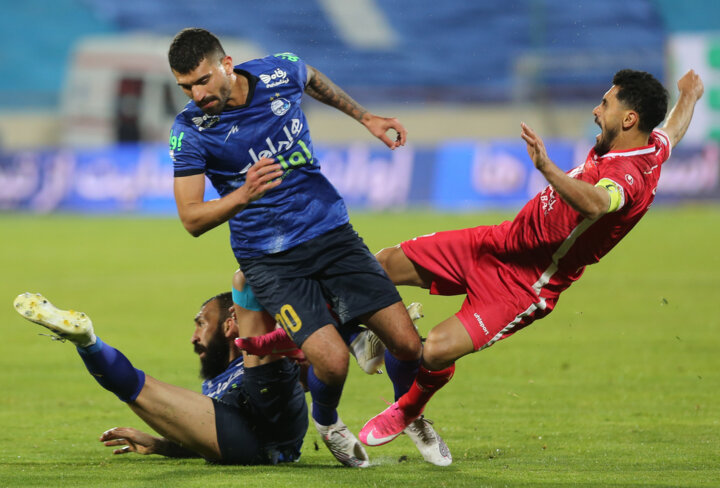 لطیفی: شهرآورد تکلیف قهرمان را مشخص میکند/ مقصر سربازان استقلال معرفی شوند