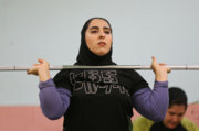 Nationalmannschaften im Gewichtheben der Männer und Frauen trainieren in Teheran