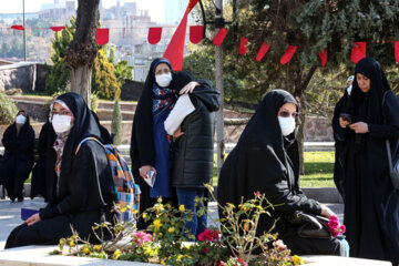 مراسم استقبال از خانواده شهید حسن برادری در دانشگاه علوم پزشکی ایران