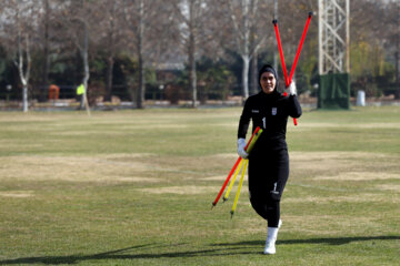 Entrenamiento del equipo femenino iraní de fútbol