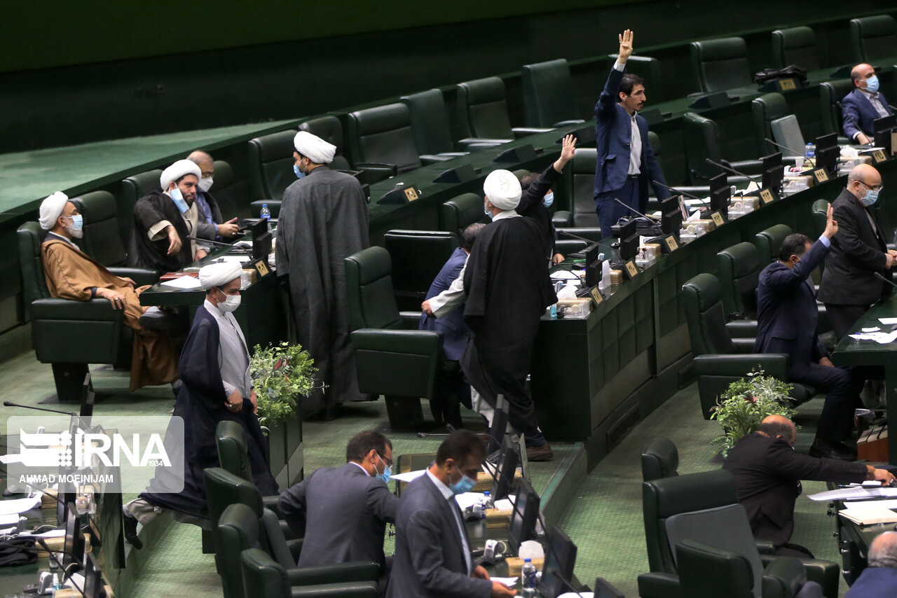 برخورد قاطعانه با مفسدان و دلالان اقتصادی در دولت سیزدهم ادامه یابد برخورد قاطعانه با مفسدان و دلالان اقتصادی در دولت سیزدهم ادامه یابد