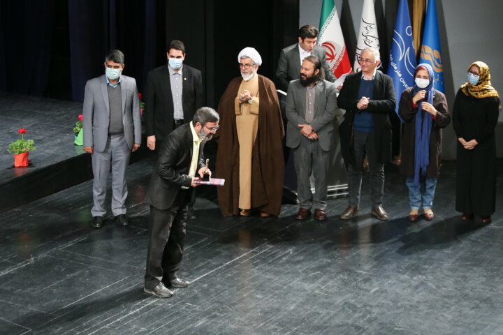 شبِ شکوه نمایش آیینی با معرفی برگزیدگان و تقدیر از هنرمندان