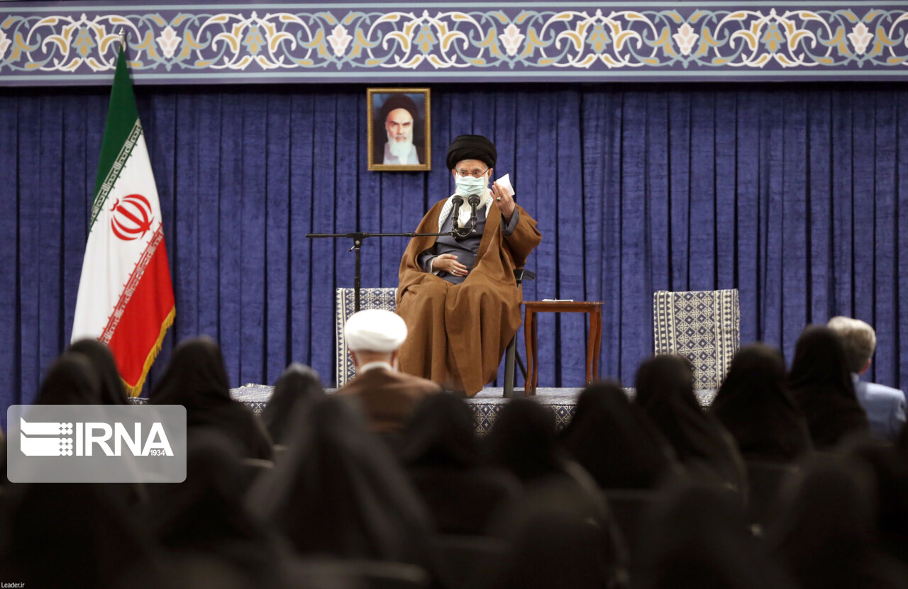 رهبر معظم انقلاب‌: مستکبرین از رنج ملت ایران لذت می‌برند