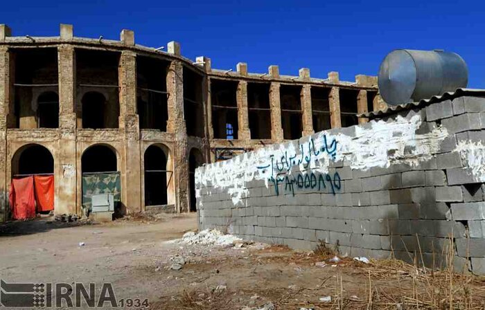 عمارت ملک بوشهر، اثر ملی در تصرف بی سرپناهان