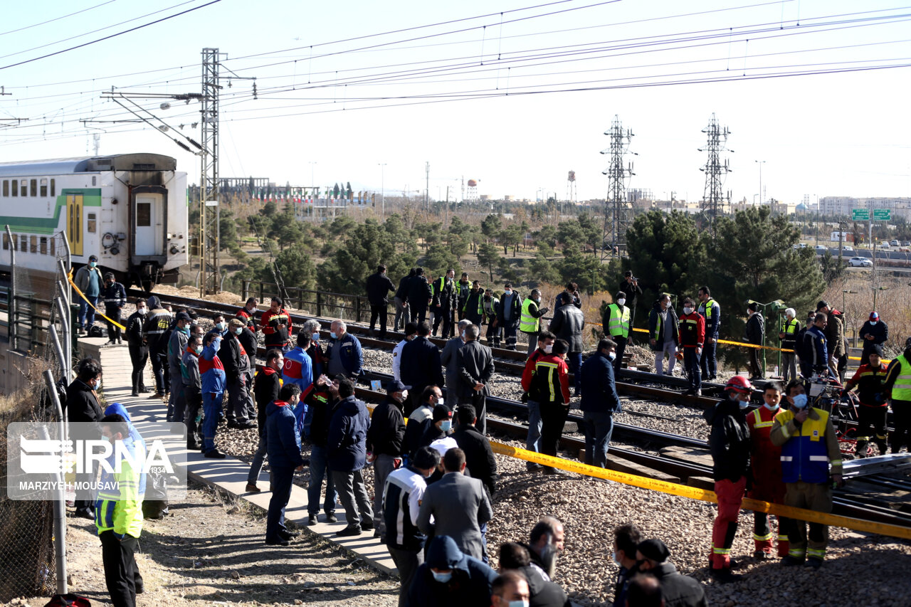 یک مادر به همراه دخترش در برخورد با قطار در اراک فوت کردند