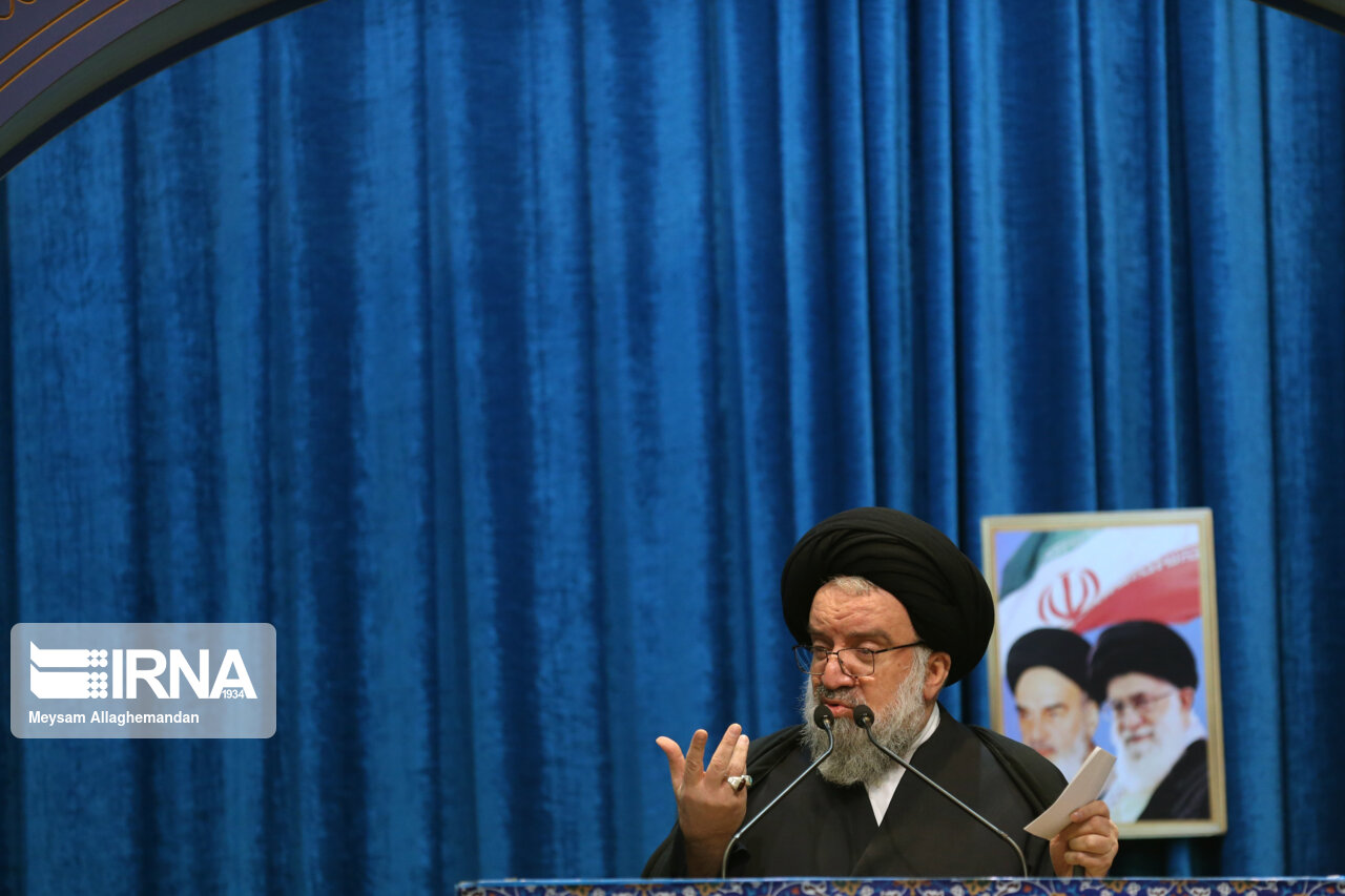 آیت الله خاتمی: تعلیق تحریمها را قبول نداریم/۱۸ هدف رئیسجمهور در سفر روسیه محقق شد