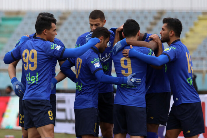 روشن: در حق استقلال ظلم شد/ اکنون وقت کسب نتیجه است