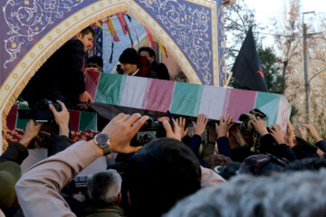 تشییع پیکرهای شهدای گمنام دوران دفاع مقدس در تهران