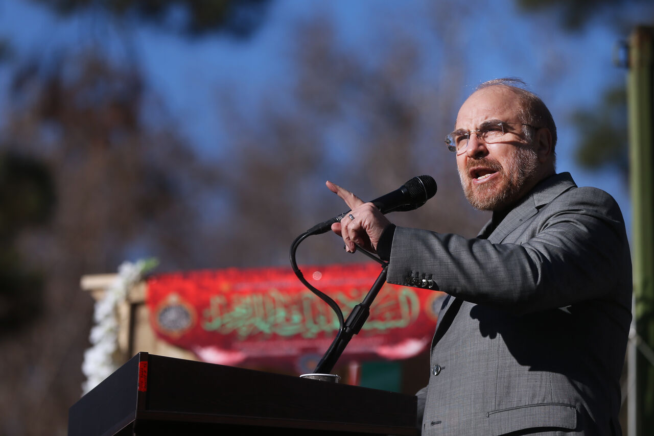 قالیباف: آسایش مردم جز با فراهم کردن زمینههای قاطعیت پلیس تامین نخواهد شد قالیباف: آسایش مردم جز با فراهم کردن زمینههای قاطعیت پلیس تامین نخواهد شد