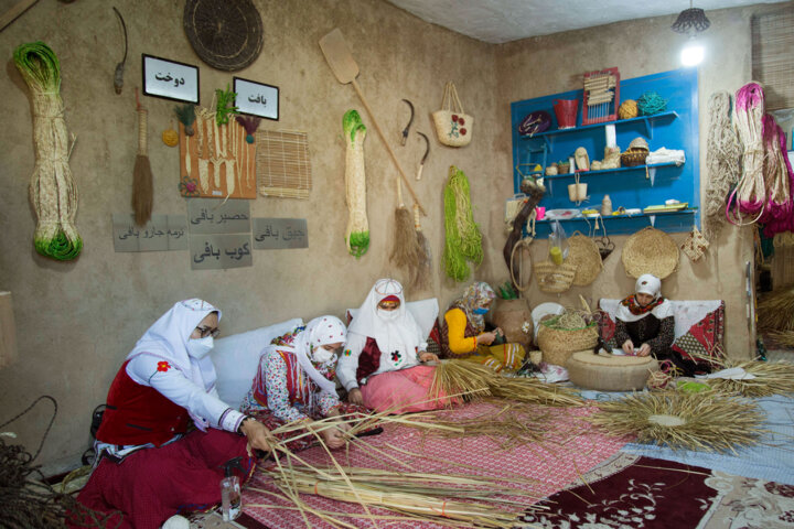 سال ۱۴۰۱ چند هنرمند صنایعدستی بیمه میشوند؟