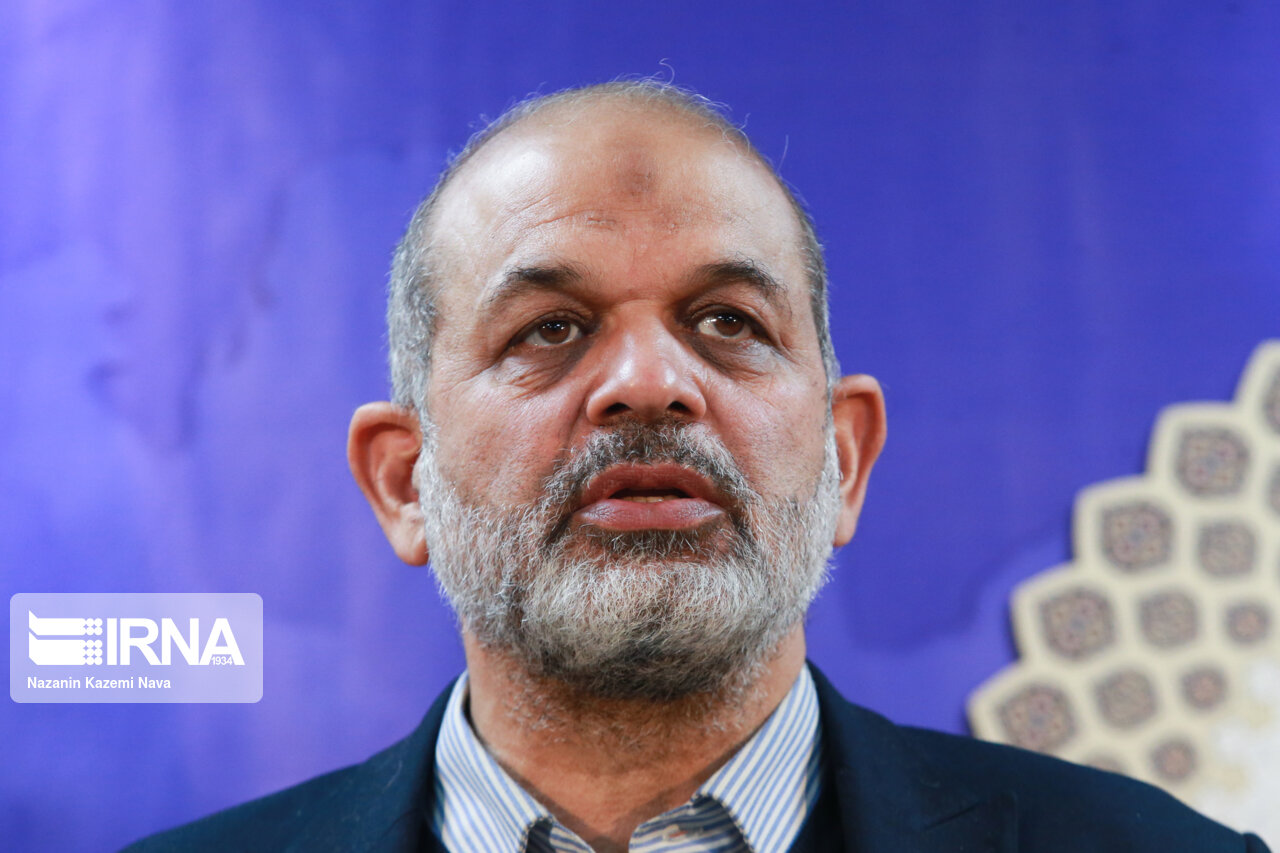 وزیر کشور: ماشینآلات وزارت راه، سپاه و ارتش به مناطق سیلزده کرمان گسیل شدهاند
