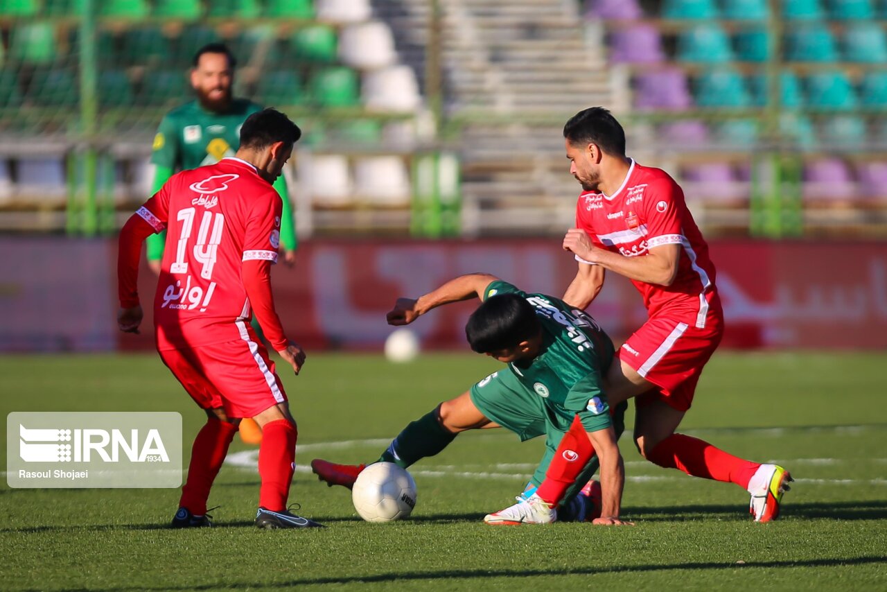 شکست پرسپولیس برابر ذوب آهن در نیمه نخست