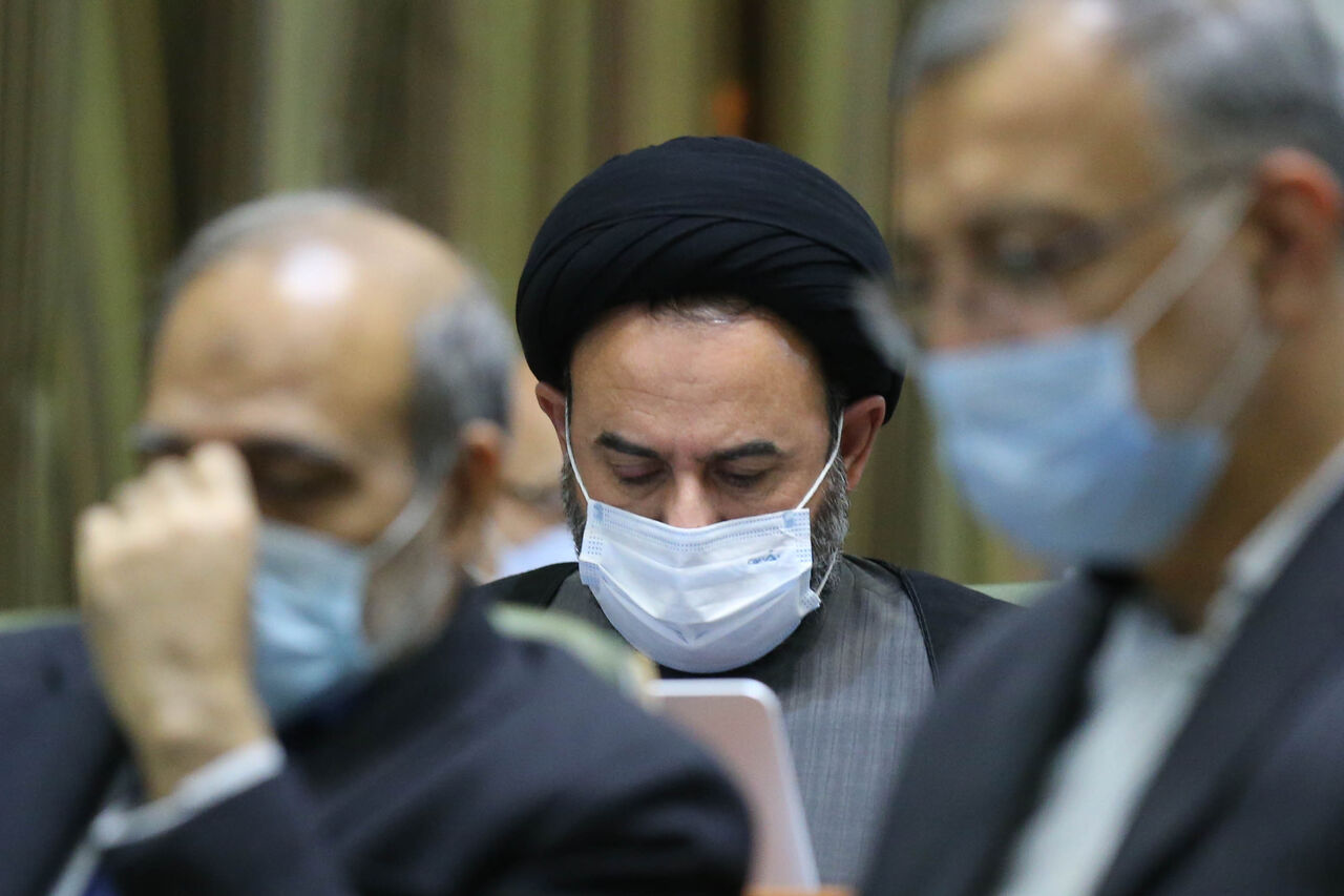 اعتراف زاکانی به انفعال یک سازمان شهری/ شهروندان آخرین عکسهای خود را با کوه بیبی شهربانو بیندازند اعتراف زاکانی به انفعال یک سازمان شهری/ شهروندان آخرین عکسهای خود را با کوه بیبی شهربانو بیندازند