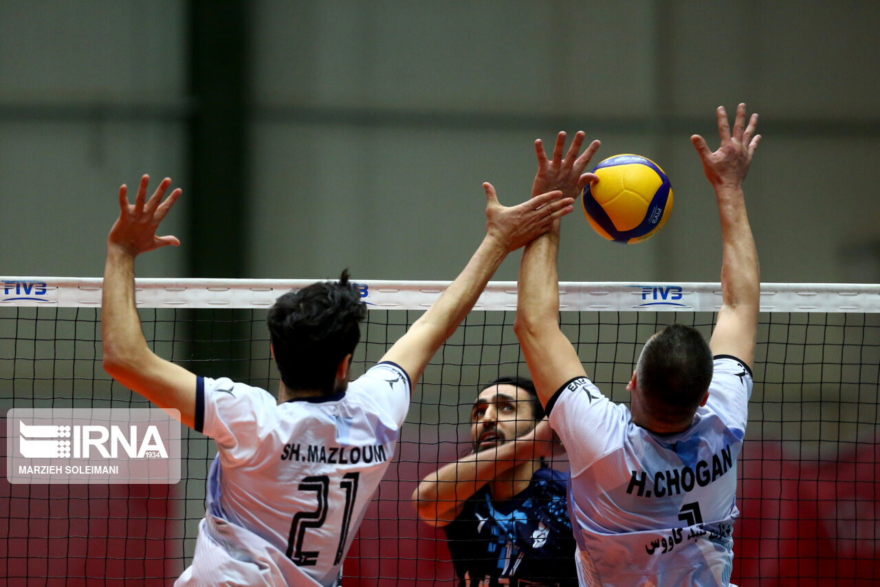 تیم والیبال وارنا گیلان در بازی پرحاشیه مغلوب رعد پدافند تهران شد تیم والیبال وارنا گیلان در بازی پرحاشیه مغلوب رعد پدافند تهران شد