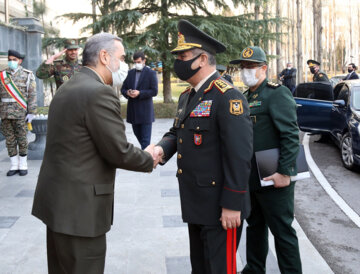 دیدار وزیران دفاع جمهوری آذربایجان و جمهوری اسلامی ایران