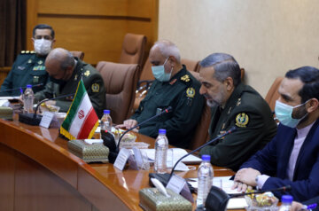 دیدار وزیران دفاع جمهوری آذربایجان و جمهوری اسلامی ایران