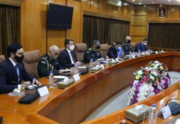 دیدار وزیران دفاع جمهوری آذربایجان و جمهوری اسلامی ایران