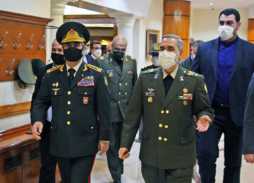 دیدار وزیران دفاع جمهوری آذربایجان و جمهوری اسلامی ایران