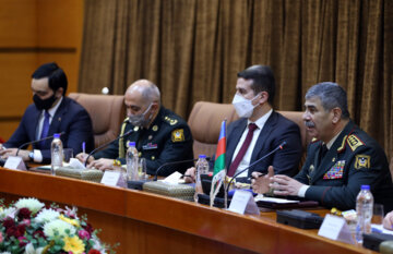 دیدار وزیران دفاع جمهوری آذربایجان و جمهوری اسلامی ایران