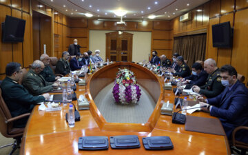 دیدار وزیران دفاع جمهوری آذربایجان و جمهوری اسلامی ایران