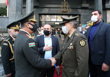 دیدار وزیران دفاع جمهوری آذربایجان و جمهوری اسلامی ایران