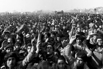 Irán celebra el aniversario del regreso del Imam Jomeini 