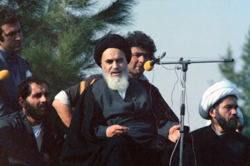 Irán celebra el aniversario del regreso del Imam Jomeini 