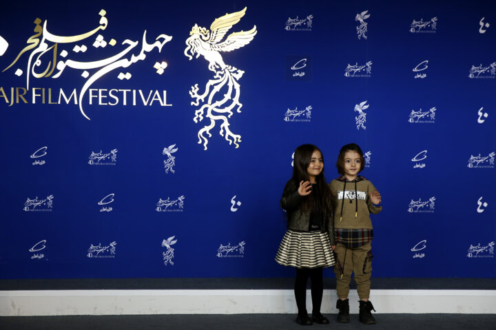 سلام جشنواره فیلم فجر به مناطق کم‌برخوردار/«بی‌مادر» از ستاره‌های منتقدان جا ماند