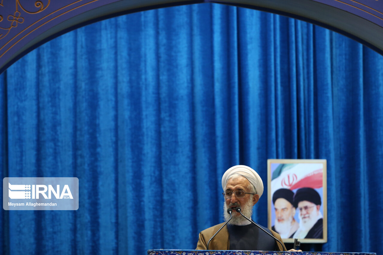 امام جمعه موقت تهران: توسعه و پیشرفت بدون امنیت کارآیی ندارد