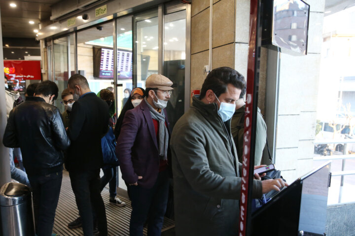 هیج جای دنیا ساختمان ساز و خودروساز فیلم نمیسازد/ اجارهدهندگان کارت تهیهکنندگی ممنوع الکار شوند