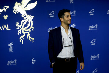 «ساعد سهیلی» بازیگر فیلم «شهرک» در مراسم پیش از اکران فیلم در نهمین روز جشنواره فیلم فجر 
