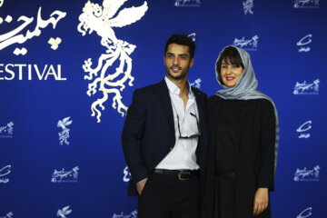 «ساعد سهیلی» بازیگر فیلم «شهرک» به همراه همسر خود «گلوریا هاردی» در مراسم پیش از اکران فیلم در نهمین روز جشنواره فیلم فجر 