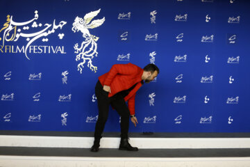 «کامبیز دیرباز» بازیگر فیلم «۲۸۸۸» در مراسم اکران فیلم در نهمین روز جشنواره فیلم فجر 