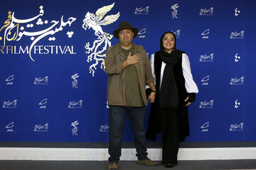 «علی اوجی» و «نرگس محمدی» بازیگران فیلم «۲۸۸۸» در مراسم اکران فیلم در نهمین روز جشنواره فیلم فجر. (این دو نفر زن و شوهر هستند) 