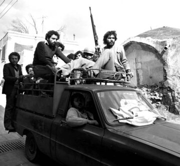 ۲۰ بهمن ۱۳۵۷ - شدت گرفتن مبارزات