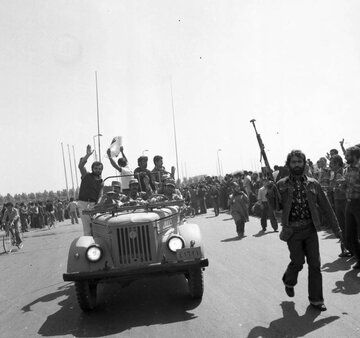 ۲۰ بهمن ۱۳۵۷ - شدت گرفتن مبارزات