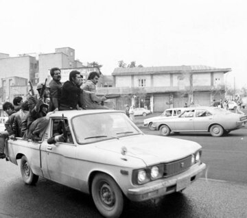 ۲۰ بهمن ۱۳۵۷ - شدت گرفتن مبارزات