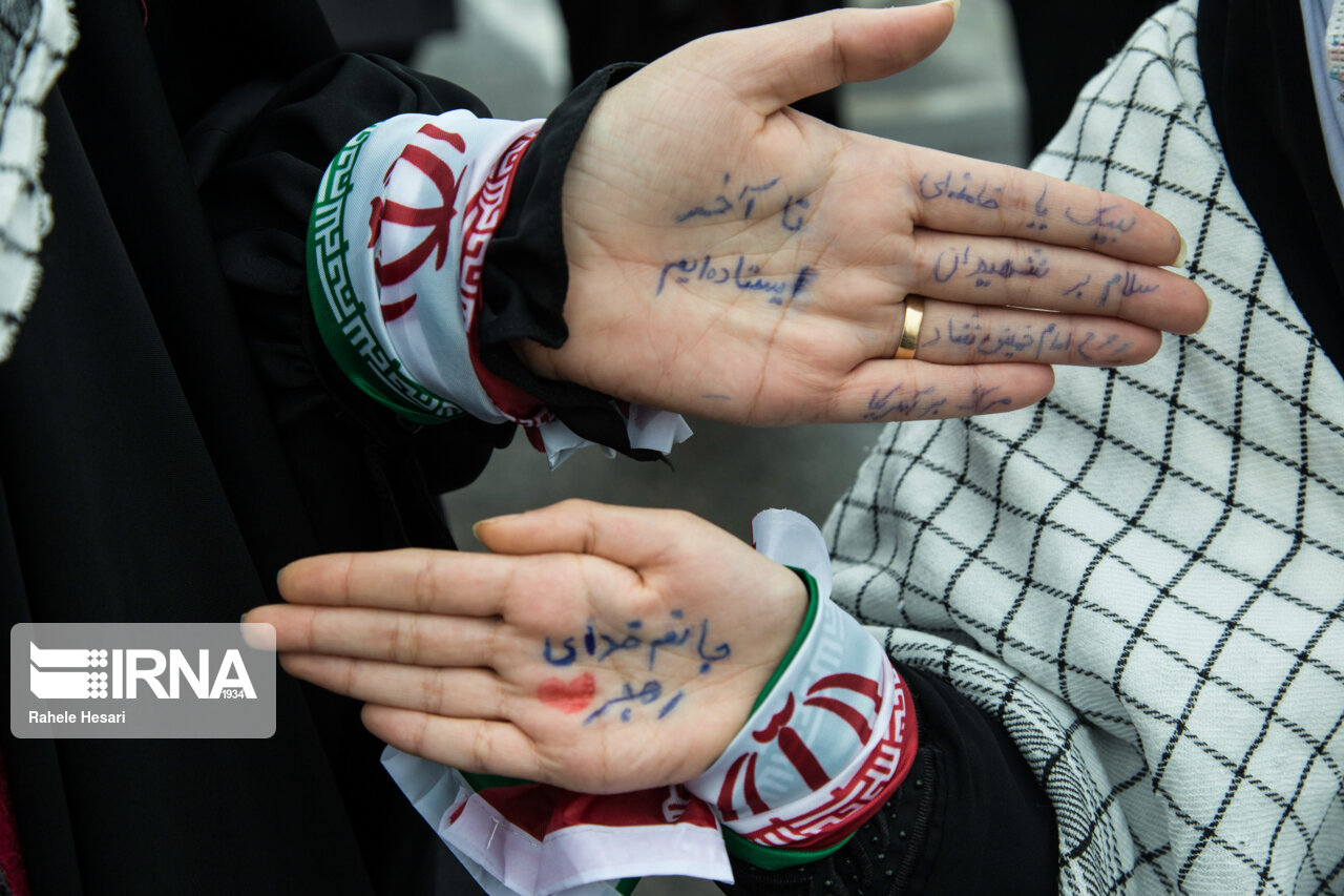 نماینده ولی فقیه و استاندار لرستان از حضور پرشکوه مردم در راهپیمایی ۲۲ بهمن تقدیر کردند