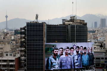 رونمایی از دیوارنگاره میدان ولیعصر (عج)