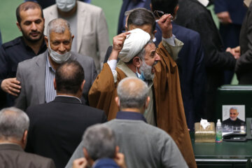 در ادامه جلسه علنی روز دوشنبه (۲اسفند) مجلس شورای اسلامی و در جریان بررسی بند مربوط به تعییت تکلیف ارز ترجیحی در بودجه ۱۴۰۱، درپی درخواست های مکرر ذوالنور برای تذکر آیین نامه ای به رئیس مجلس و عدم اجابت وی، ذوالنور مجبور شد برای جلوگیری از نقض مکرر قانون آیین نامه داخلی مجلس توسط رئیس مجلس، بدون بلندگو و با صدای بلند تذکر خود را بیان کند که جمعیتی هم از نمایندگان در تایید و یا آرام کردن وی اجتماع کردند.