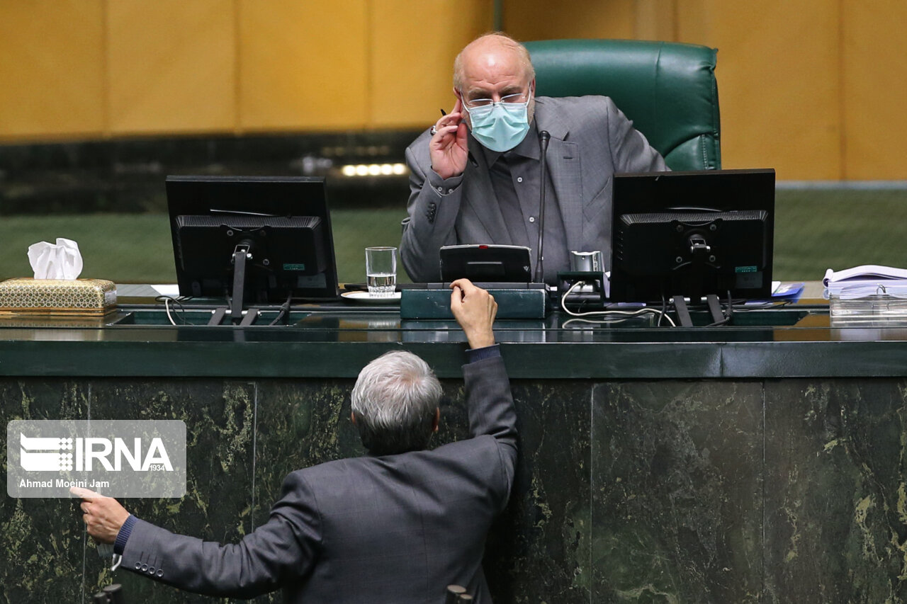 قالیباف: مسیر واگذاری سرخابیها در بورس طی میشود قالیباف: مسیر واگذاری سرخابیها در بورس طی میشود