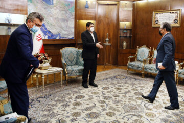 دیدارهیات همراه معاون نخست وزیر قزاقستان با معاون اول رییس جمهور