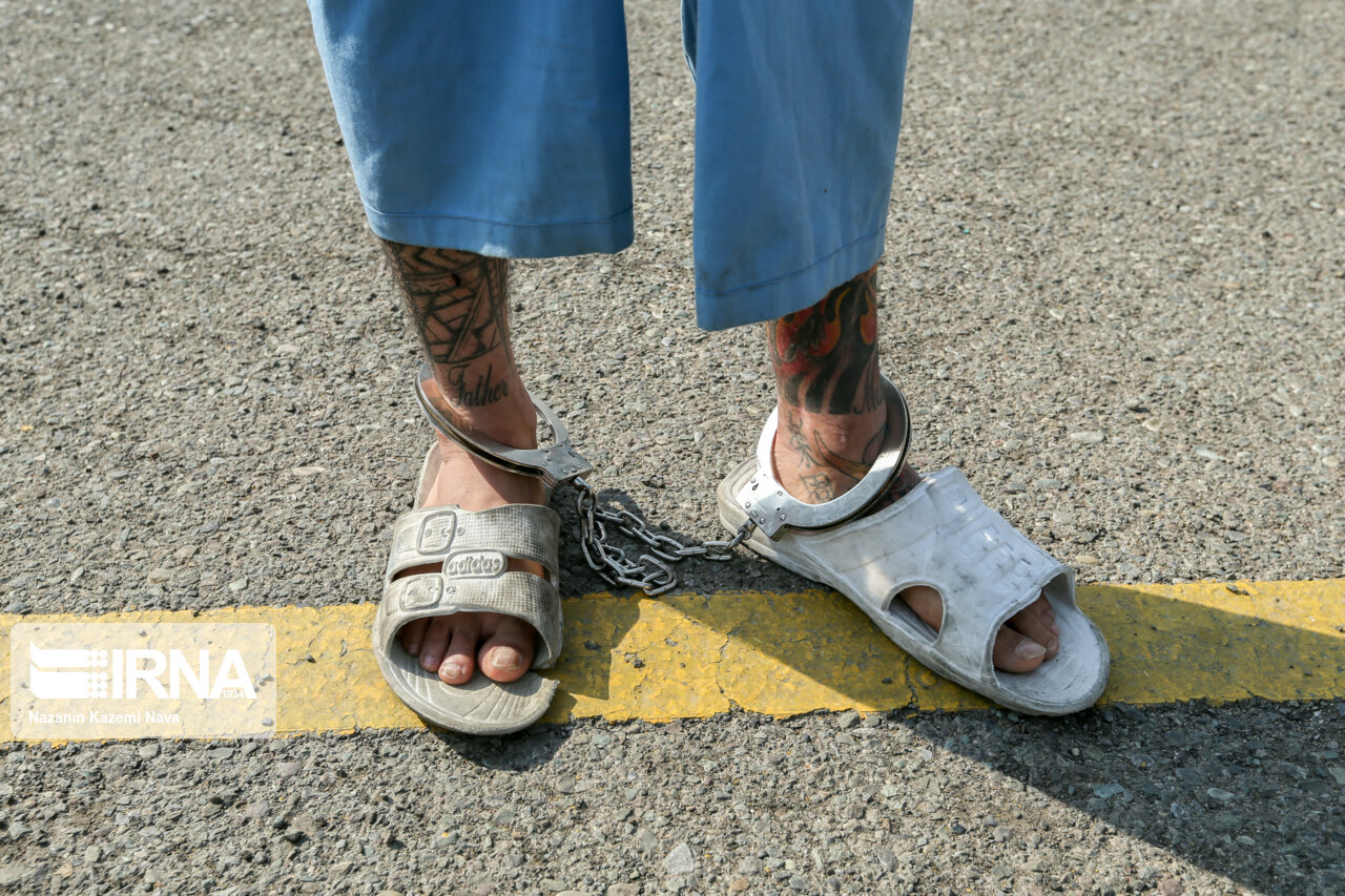 سارق سه تن سیم برق در بیجار دستگیر شد سارق سه تن سیم برق در بیجار دستگیر شد