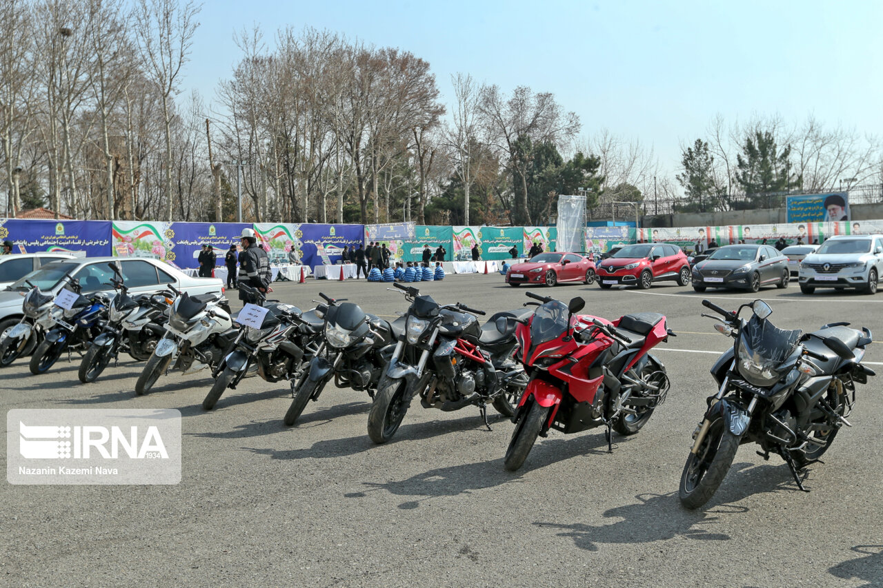 دستگیری سارقان موتورسیکلت و لوازم خودرو در شهرری دستگیری سارقان موتورسیکلت و لوازم خودرو در شهرری