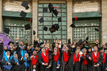 جشن دانش‌آموختگی دانشجویان بین المللی دانشگاه علوم پزشکی تهران