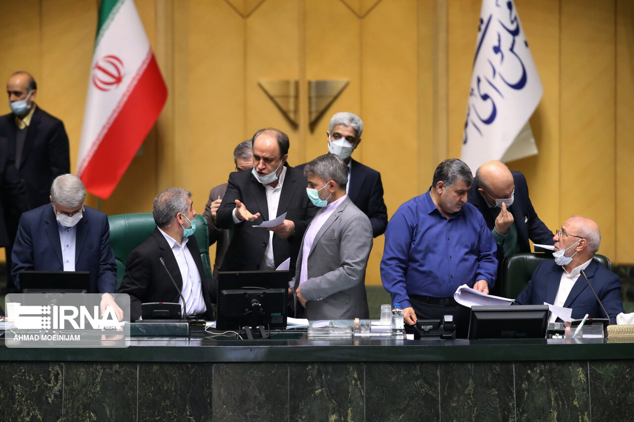 مخالفت مجلس با دریافت مالیات بر ارزش افزوده از مناطق آزاد و ویژه اقتصادی مخالفت مجلس با دریافت مالیات بر ارزش افزوده از مناطق آزاد و ویژه اقتصادی