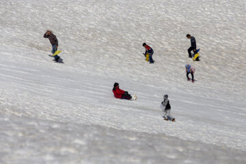 Sport d’hiver dans la piste de ski Poladkaf Sepidan à Fars 
